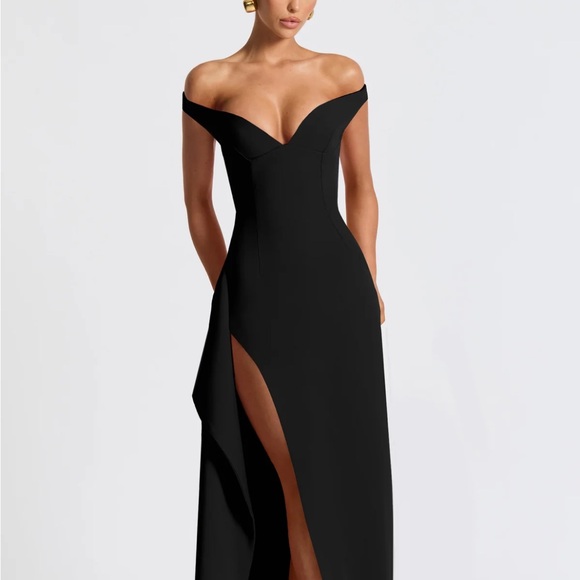 Dresses & Skirts - Black dress
